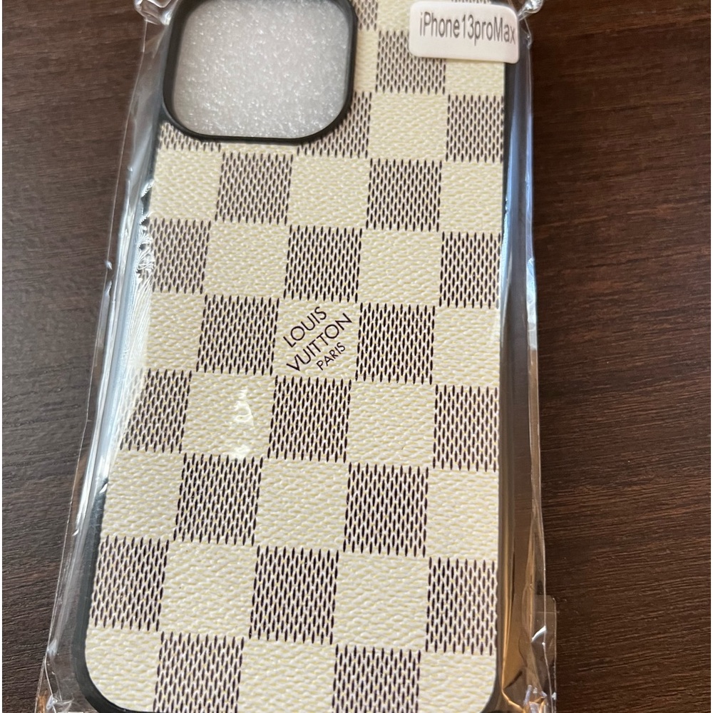Stylish iPhone case… 13 pro max 6.7